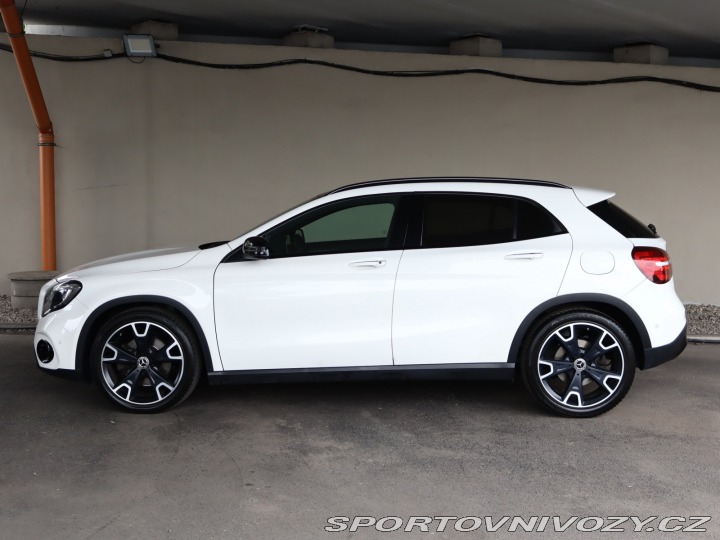 Mercedes-Benz Ostatní modely GLA AMG line GLA 220 4MATIC 2018