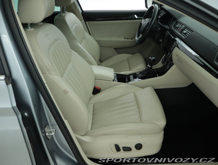 Škoda Superb 2.0 TSI 2015