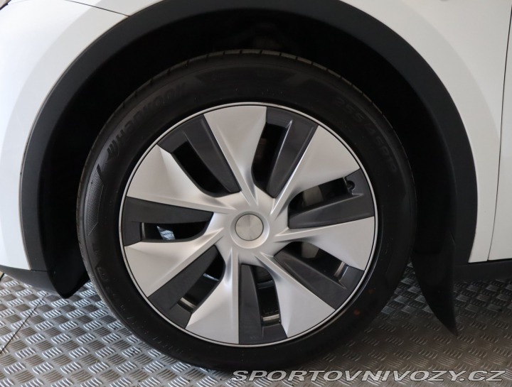 Tesla Model Y . Long Range AWD 79kWh 2024