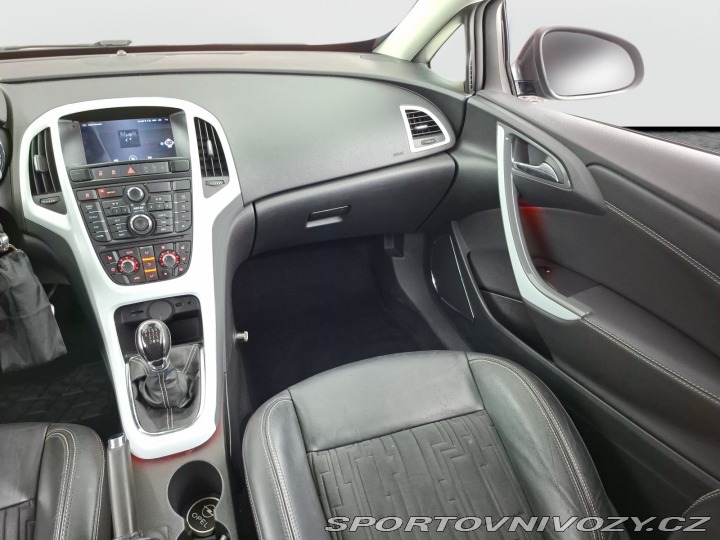 Opel Astra 2.0 CDTI 2011