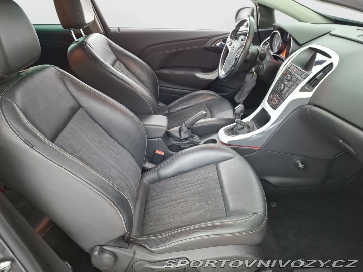 Opel Astra 2.0 CDTI 2011