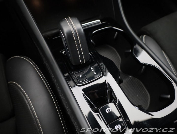 Volvo Ostatní modely XC40 R-Design T5 Recharge 2020