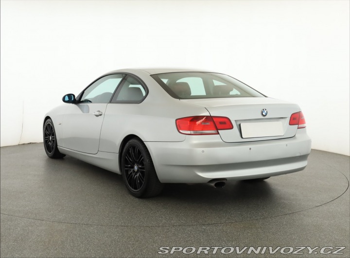 BMW 3 320 i 2008