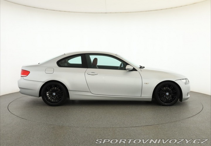 BMW 3 320 i 2008