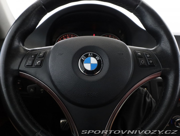 BMW 3 320 i 2008
