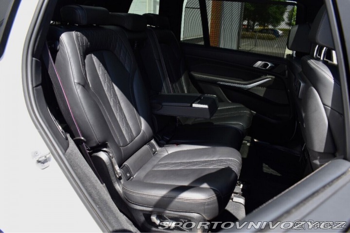BMW X7 4,4   M50i 390KW/2021/7MI 1800