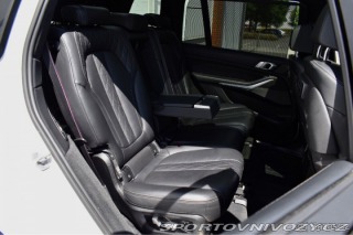 BMW X7 4,4 M50i 390KW/2021/7MI 1800