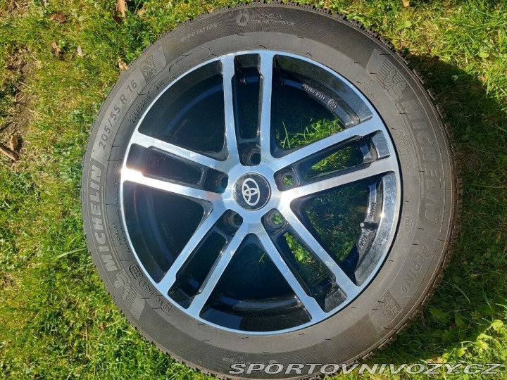Toyota Corolla 1,8 TS Hybrid GR Sport 2021