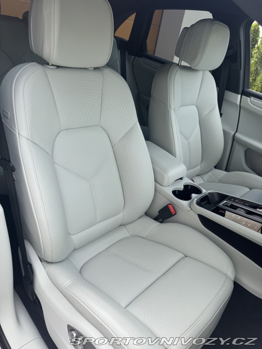 Porsche Macan S V6 1.MAJITEL MAX VÝBAVA 2023