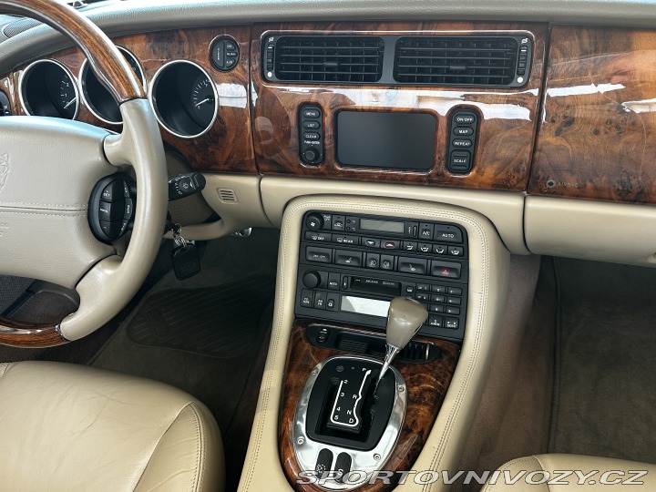 Jaguar XKR Convertible 4.2 V8 2025