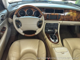 Jaguar XKR Convertible 4.2 V8 2025