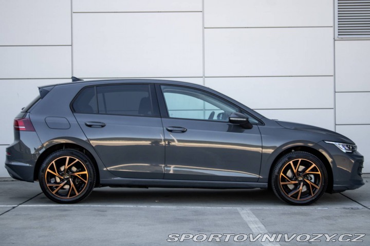 Volkswagen Golf 1.5 eTSI eHybrid Limited 2025