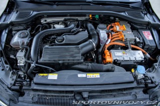 Volkswagen Golf 1.5 eTSI eHybrid Limited 2025