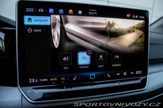Volkswagen Golf 1.5 eTSI eHybrid Limited 2025