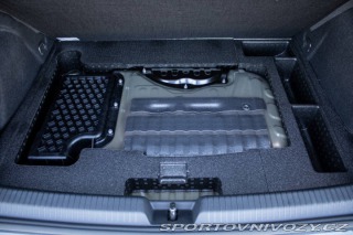 Volkswagen Golf 1.5 eTSI eHybrid Limited 2025
