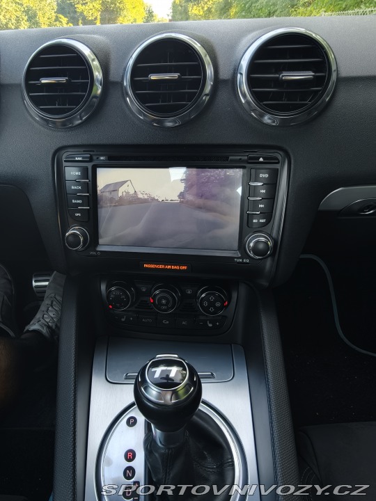 Audi TT 8j 2.0tfsi + zimní pneu 2011