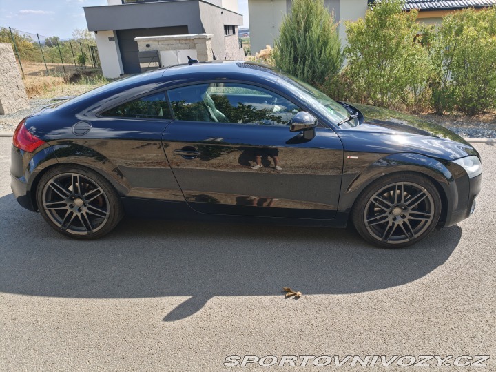 Audi TT 8j 2.0tfsi + zimní pneu 2011