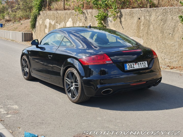 Audi TT 8j 2.0tfsi + zimní pneu 2011