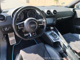 Audi TT 8j 2.0tfsi + zimní pneu 2011