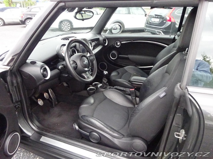 Mini Cooper S 1.6 135kW KABRIO KŮŽE 2012