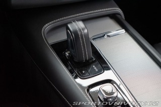 Volvo Ostatní modely XC90 B5 AWD R-DESIGN*POLESTAR 2021