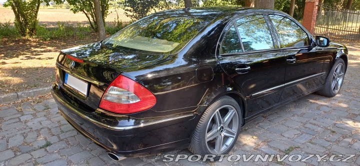 Mercedes-Benz E W211 2008