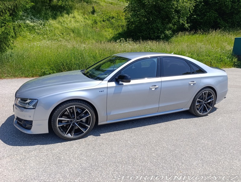 Audi S8 PLUS
