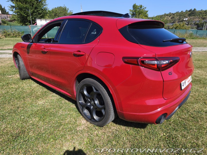 Alfa Romeo Stelvio Estrema 2022