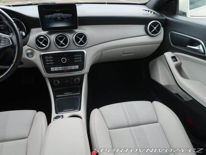 Mercedes-Benz CLA 220 4MATIC 2017