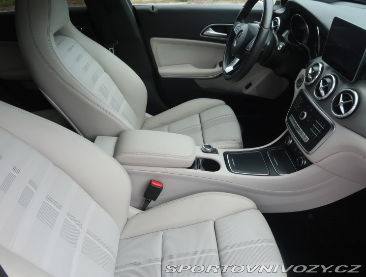 Mercedes-Benz CLA 220 4MATIC 2017