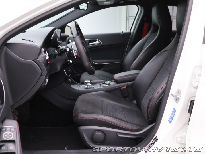 Mercedes-Benz A 2,0 45 265 kW 4Matic AMG 2015