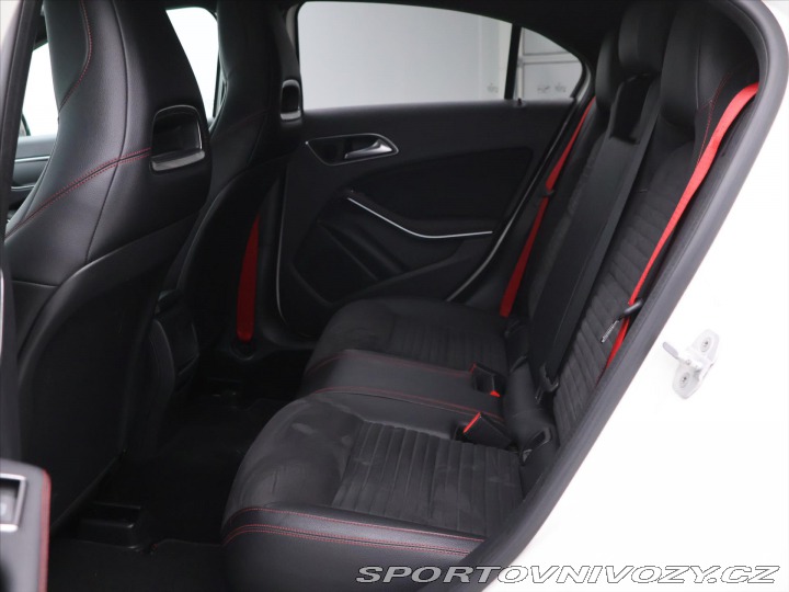 Mercedes-Benz A 2,0 45 265 kW 4Matic AMG 2015