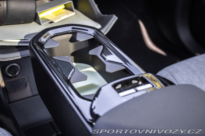Volvo EX30 2024