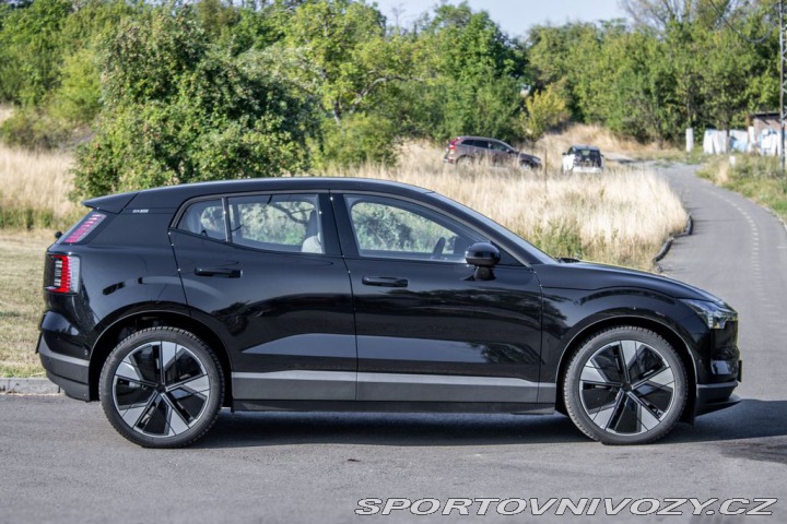 Volvo EX30 2024