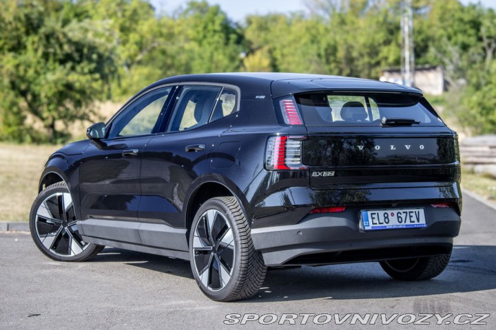 Volvo EX30 2024