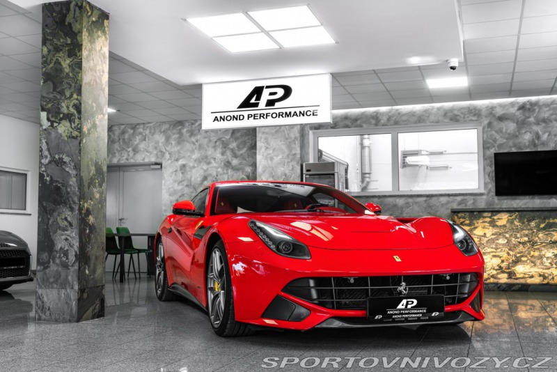 Ferrari F12berlinetta ZÁRUKA/KARBON/LIFT/KAMERA