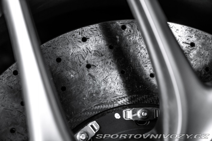 Ferrari F12berlinetta ZÁRUKA/KARBON/LIFT/KAMERA 2014