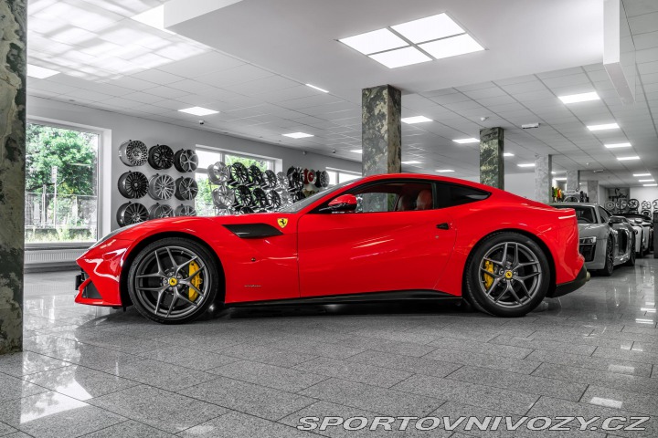 Ferrari F12berlinetta ZÁRUKA/KARBON/LIFT/KAMERA 2014