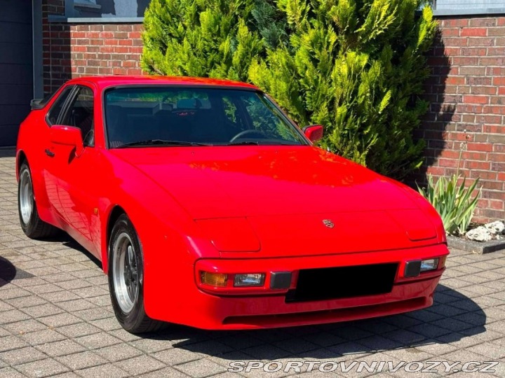 Porsche 944 1984
