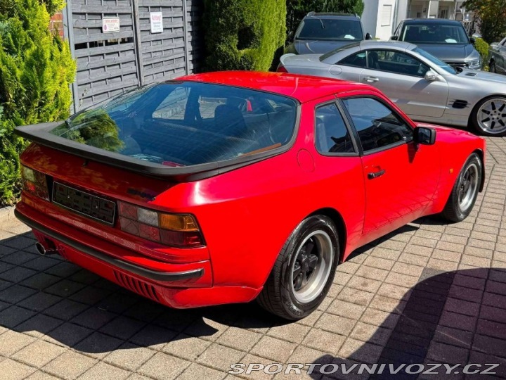 Porsche 944 1984