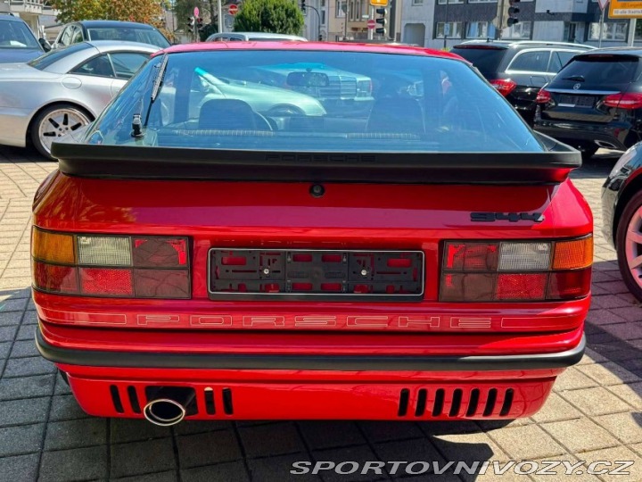 Porsche 944 1984