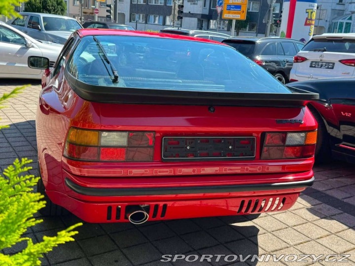 Porsche 944 1984