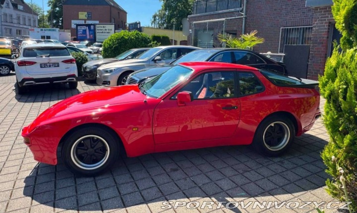 Porsche 944 1984