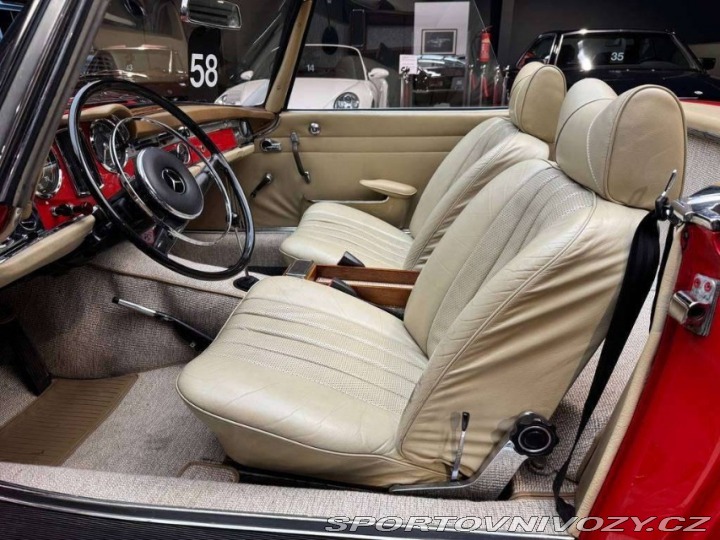 Mercedes-Benz SL 230 SL Pagoda 1966