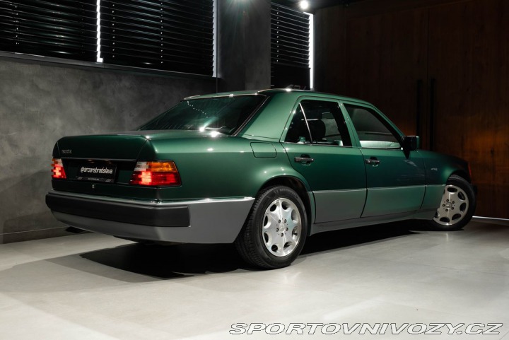 Mercedes-Benz E  1800