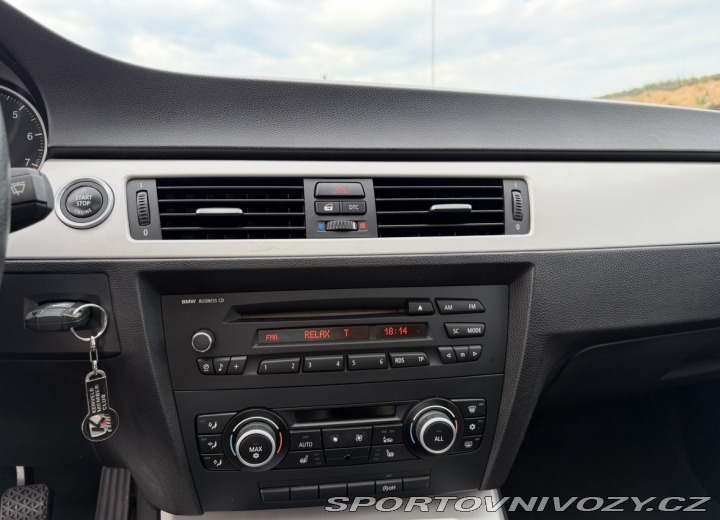 BMW 3 320i 2009