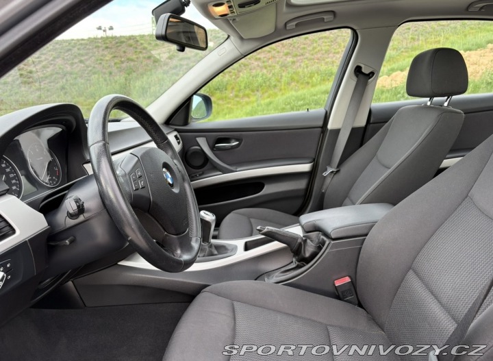 BMW 3 320i 2009