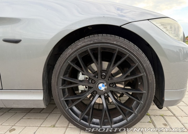 BMW 3 320i 2009
