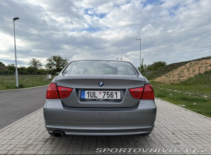 BMW 3 320i 2009