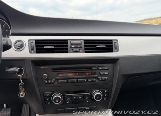 BMW 3 320i 2009